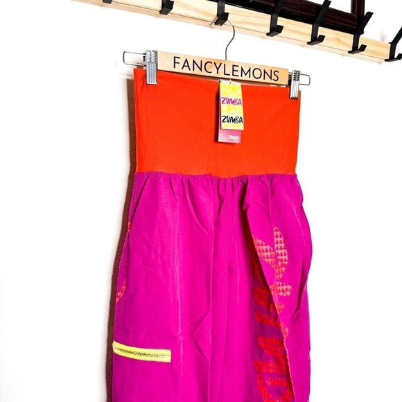 Zumba Wear NWT! "Up Down Cargo" Capri Pants Pomegranate - Size L - Picture 2 of 6